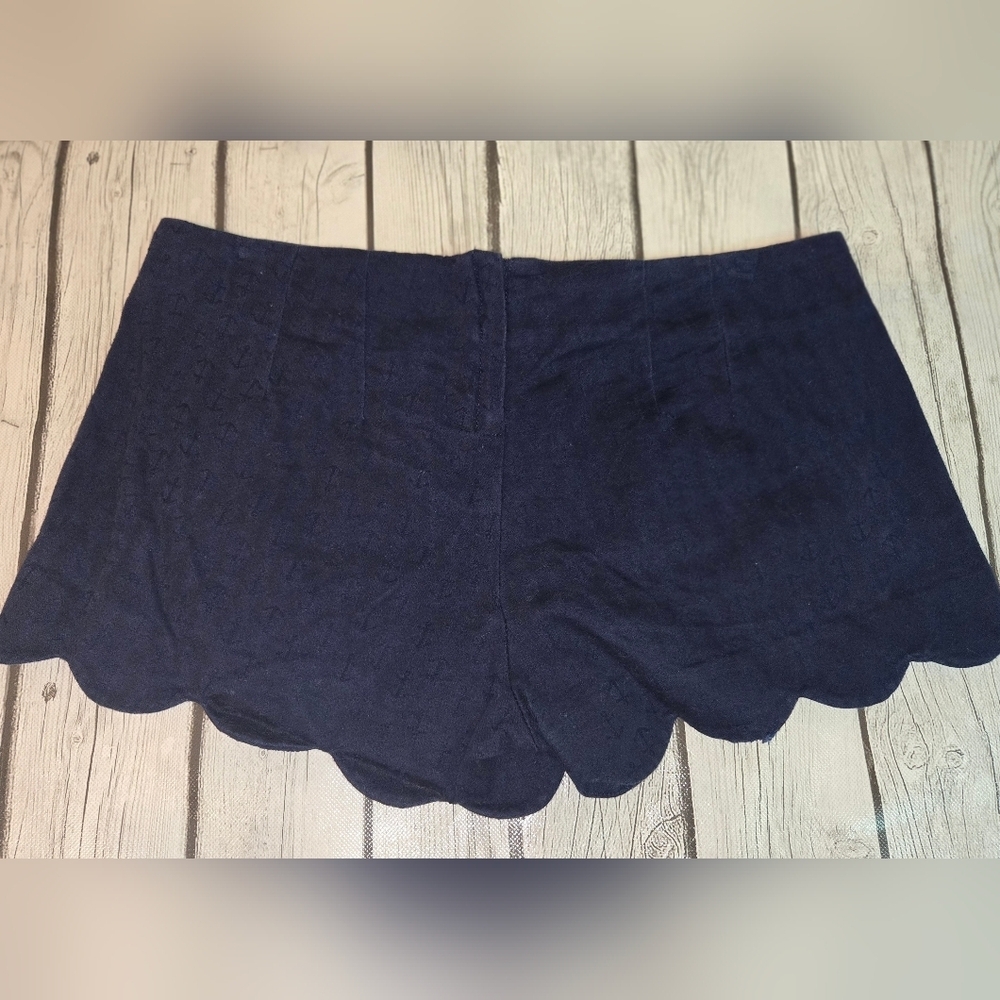 Lilly Pulitzer Scalloped Hem Shorts Navy Anchor Preppy Nautical Womens Size 2 - Picture 4 of 7